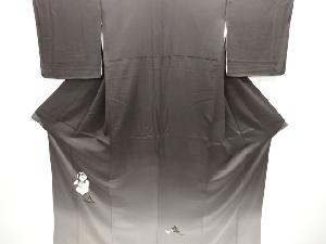 御所人形に猪模様色留袖